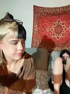 StrawberryDuo webcam