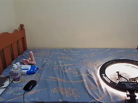 Luna_en_Gee webcam
