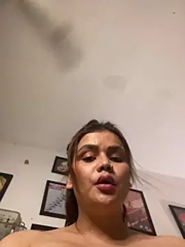 leena_singh2 (F young) - Boobs show