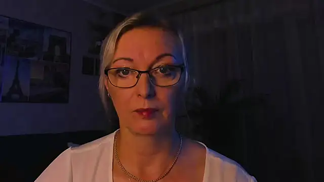 vanessa_chat (F mature) - ...