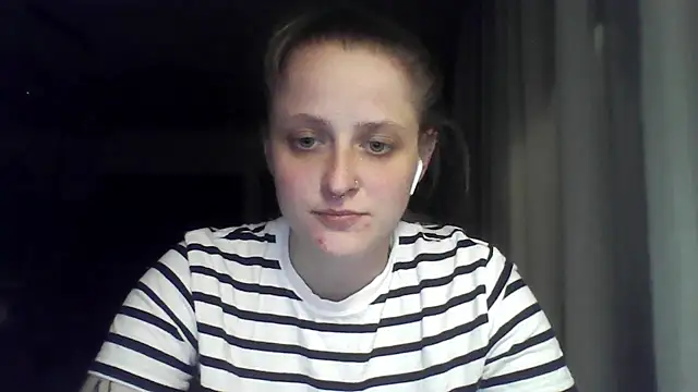 LeaWetGirl webcam