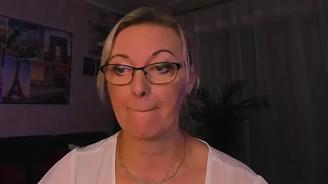 vanessa_chat (F mature) - ...