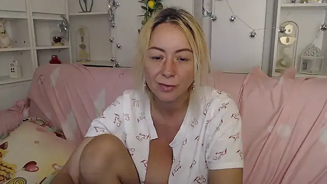 _karolynesyera_ webcam