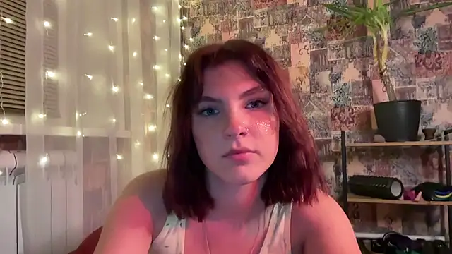 Lola_SweetShine live cam on StripChat
