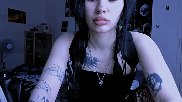 AllisonDeetz webcam