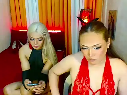 Phenomenal_Shemale webcam