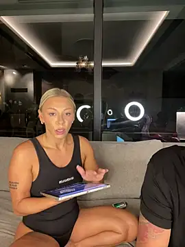 SexOnMyLvL live cam on StripChat