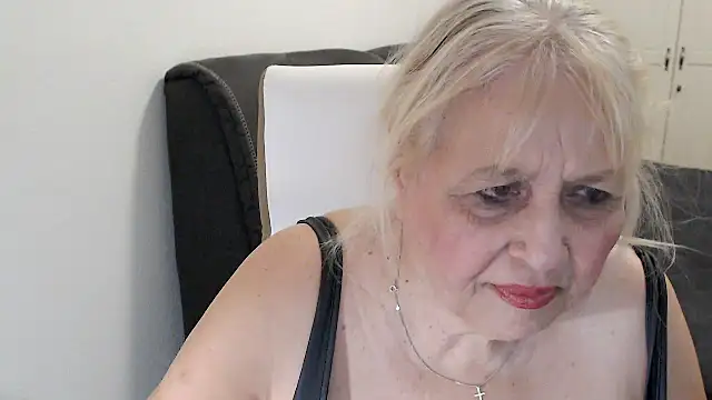 SusiLifeXXX webcam