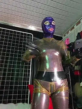 LatexDevil_Blondie webcam