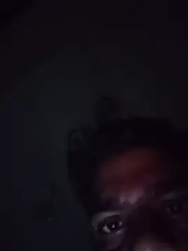 Realcumshow webcam