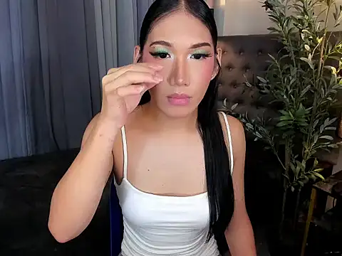 Hugecockasianprincess webcam