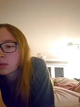 Freaky-Doll webcam