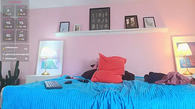 lucyybell webcam