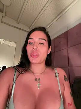 Belle_Noir webcam