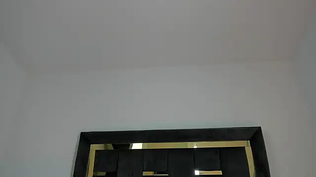 Exotic__April webcam