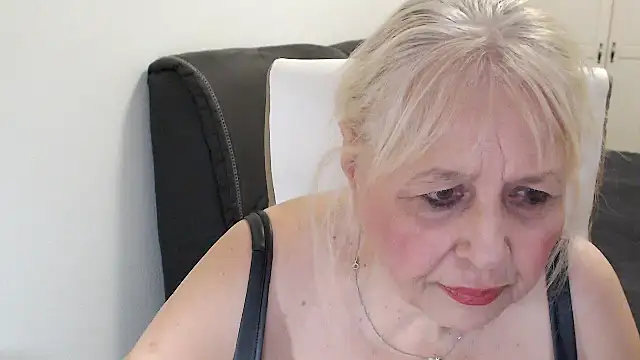 SusiLifeXXX webcam
