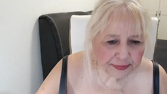 SusiLifeXXX webcam