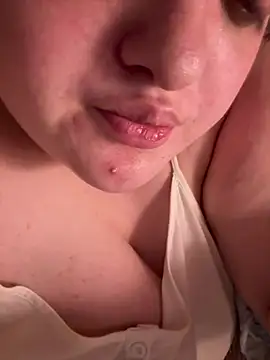 alicebassiofficial webcam