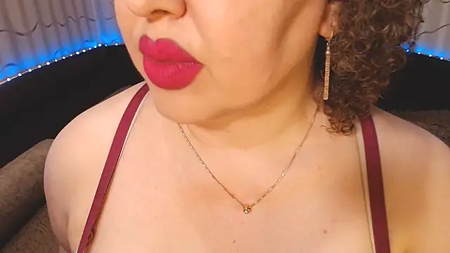 BustyKatty webcam