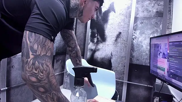 Gury_tattoo live cam on StripChat