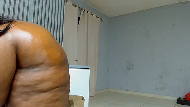 ROYALASS25 webcam