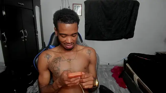 Kofi_exotic_2 webcam