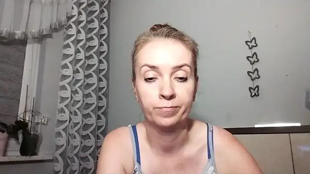 JenniferAlone webcam