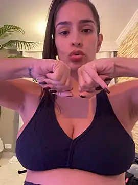 Mau_White live cam on StripChat
