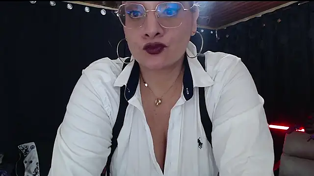 Aleja_Gonzales webcam