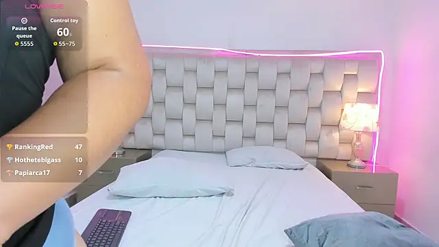 SalomeBins webcam