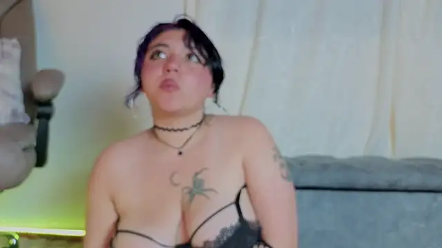 Blueberry_gothic webcam
