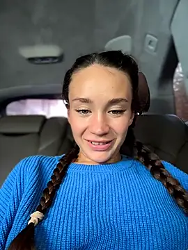 quietnicole (F young) - Squirt when stand on camera