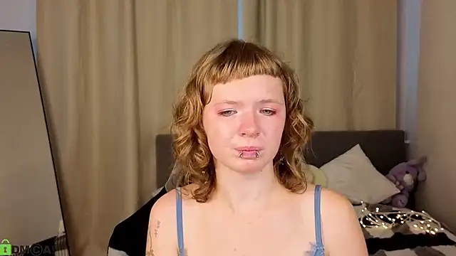 VioletDesiree webcam