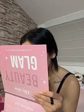 Lucyjoi webcam