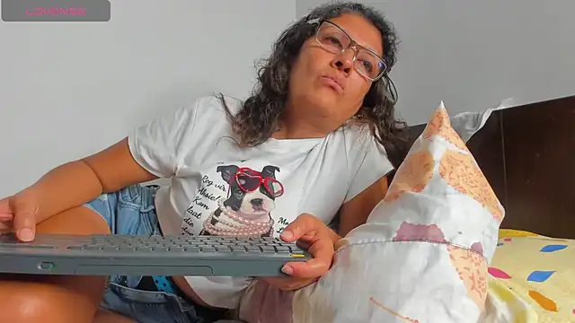 Keyla_Milf webcam