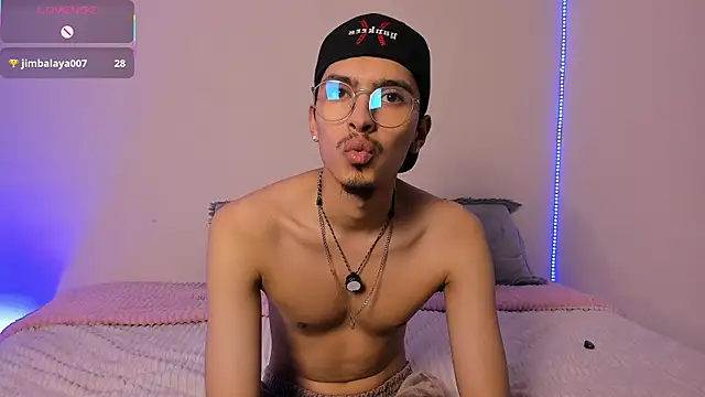 stanandrose_ live cam on StripChat