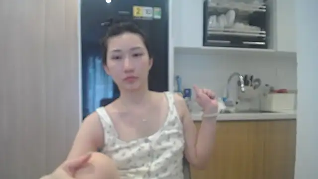 Asiagirll live cam on StripChat