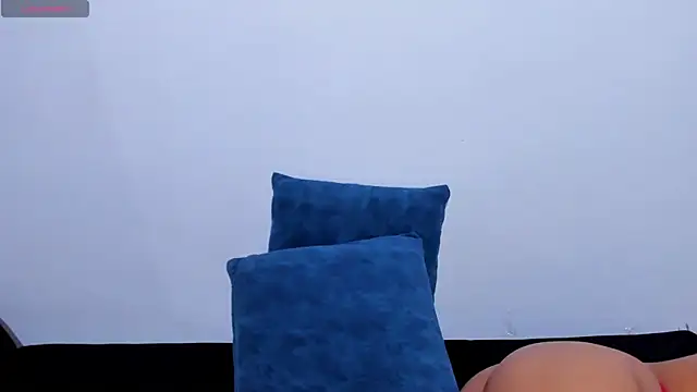 Maia_Walker webcam