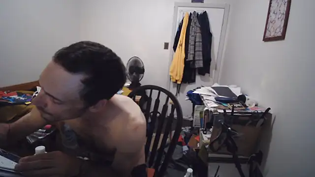 JohnnyMoves webcam