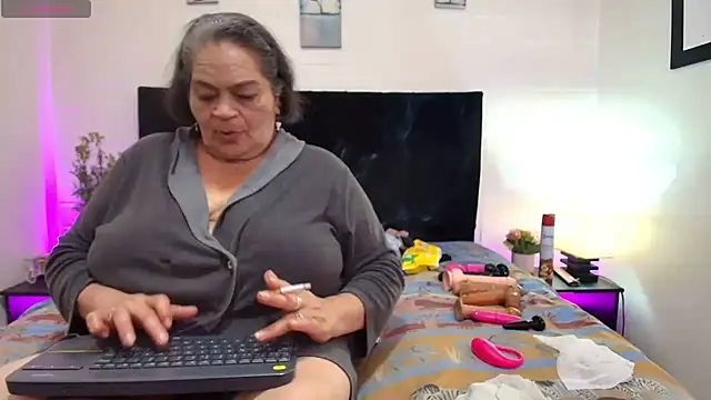 QueenMatturex webcam