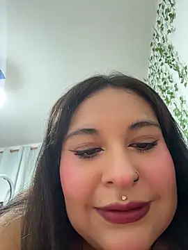 Nailealipsglossy webcam