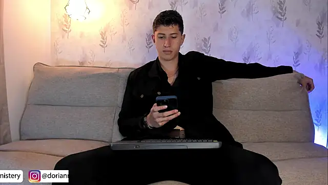Dorianmistery2322_ webcam