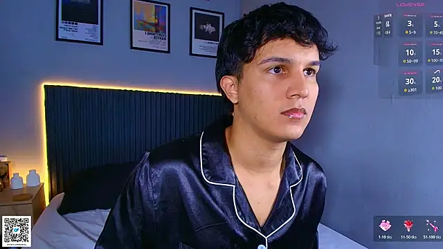 Leo_Savage_ webcam