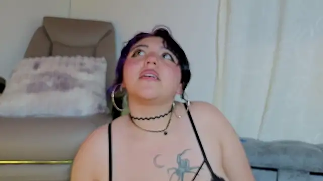 Blueberry_gothic webcam