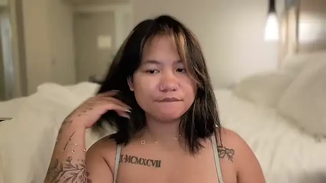 momgoeswild webcam