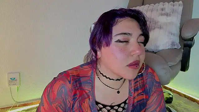 Blueberry_gothic webcam