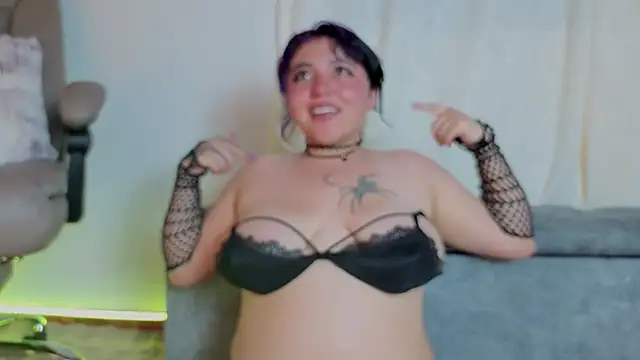 Blueberry_gothic webcam
