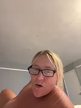 blondnboujee53