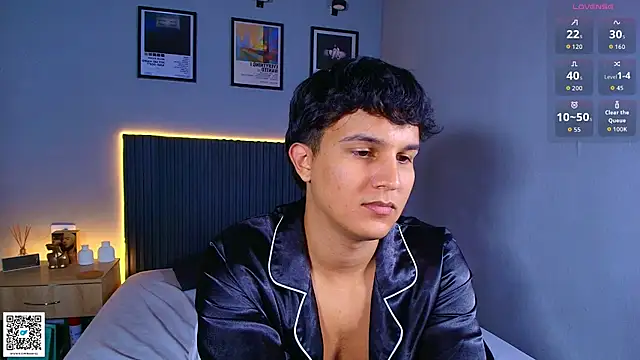 Leo_Savage_ webcam