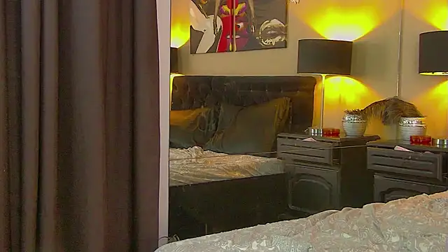 MisshaNight webcam
